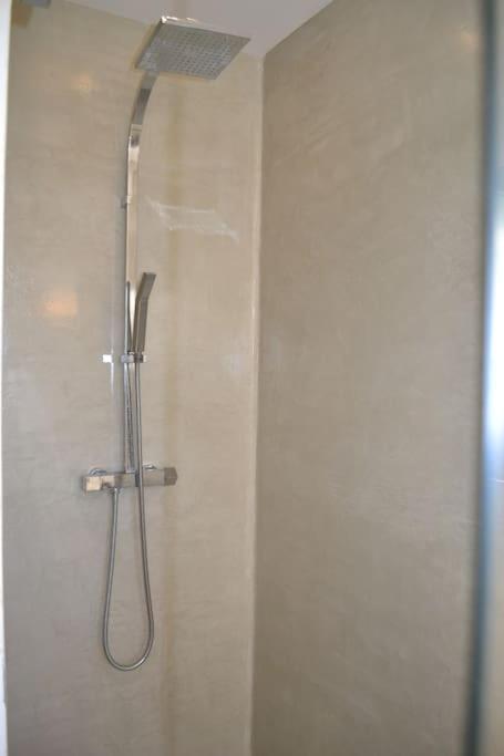 Joli Appartement Au Calme Entre Nimes Et Avignon Meynes Экстерьер фото
