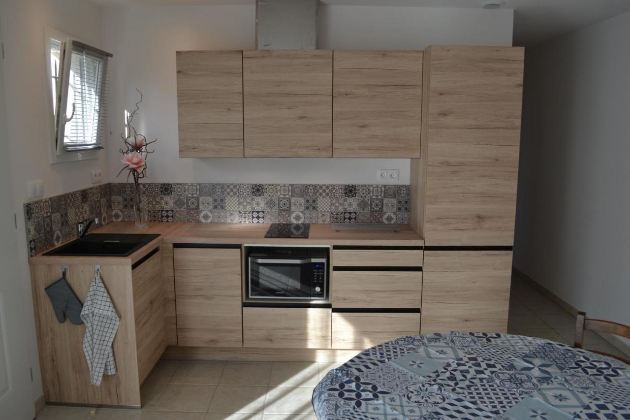 Joli Appartement Au Calme Entre Nimes Et Avignon Meynes Экстерьер фото